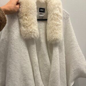 White CAPE with Fake FUR